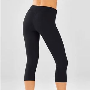 Fabletics Salar Capris - Black XL - LIKE NEW!!